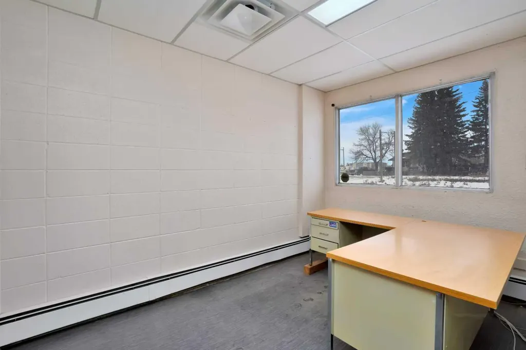 4407 45a Avenue Rocky Mountain House AB T4T 1B2