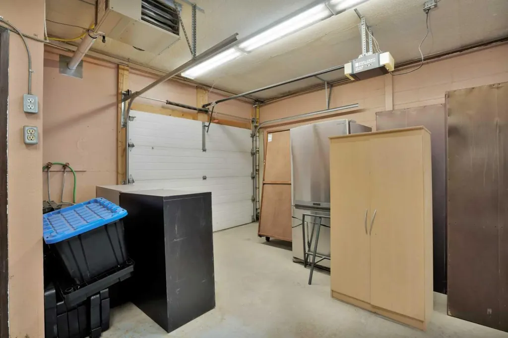 4407 45a Avenue Rocky Mountain House AB T4T 1B2