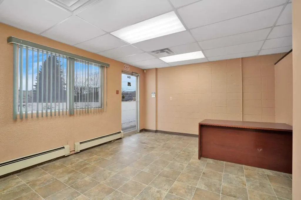4407 45a Avenue Rocky Mountain House AB T4T 1B2