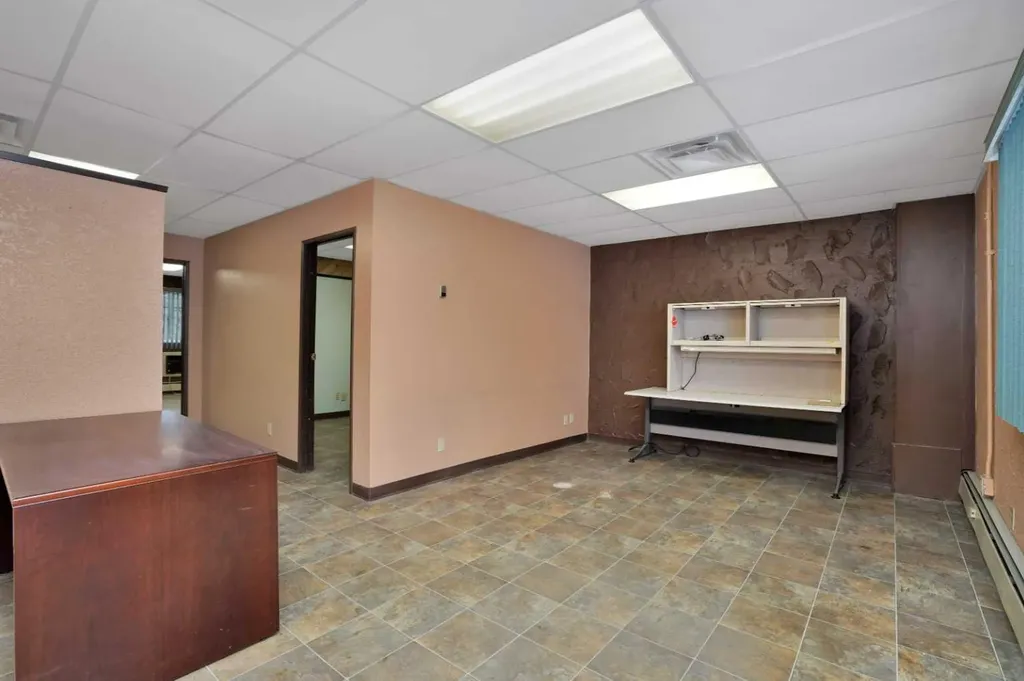 4407 45a Avenue Rocky Mountain House AB T4T 1B2