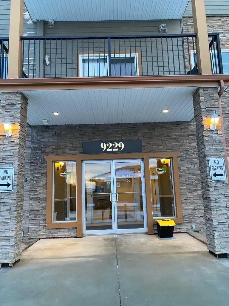 Lakeland Drive Lakeland Drive Grande Prairie AB T8X 0B8