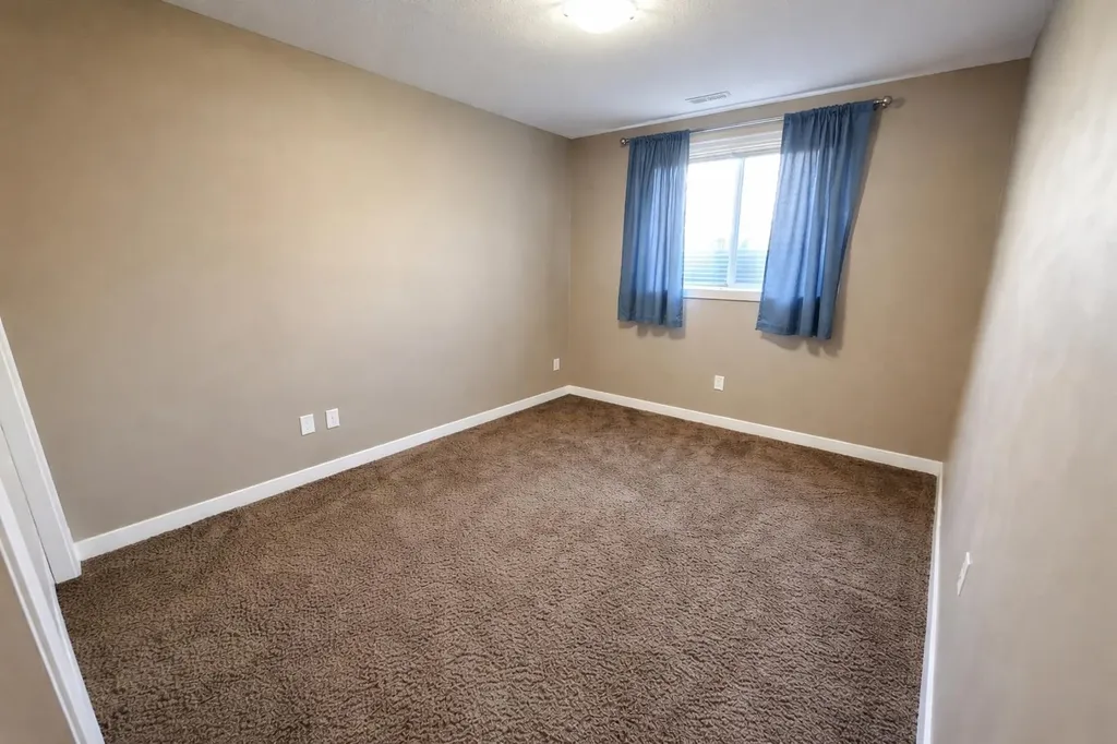 189 Silkstone Road W Lethbridge AB T1J4J9