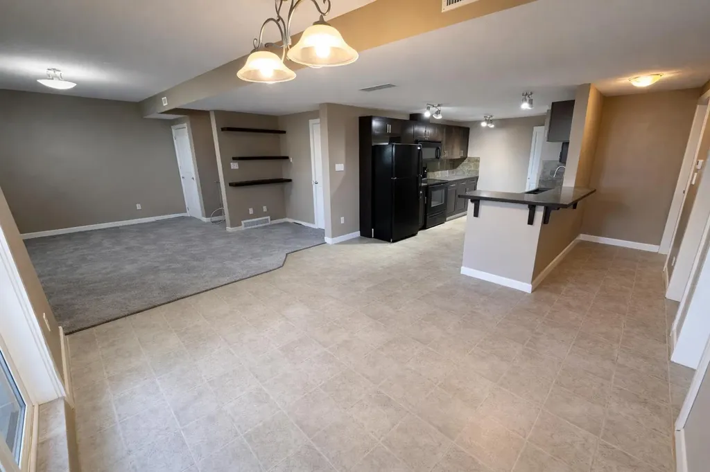 189 Silkstone Road W Lethbridge AB T1J4J9
