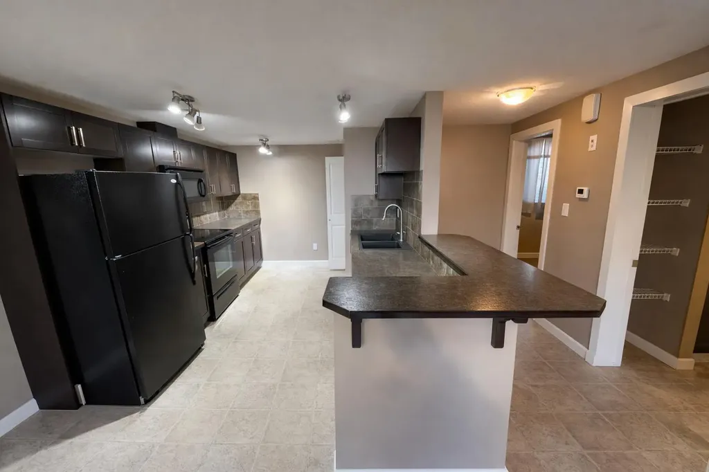 189 Silkstone Road W Lethbridge AB T1J4J9