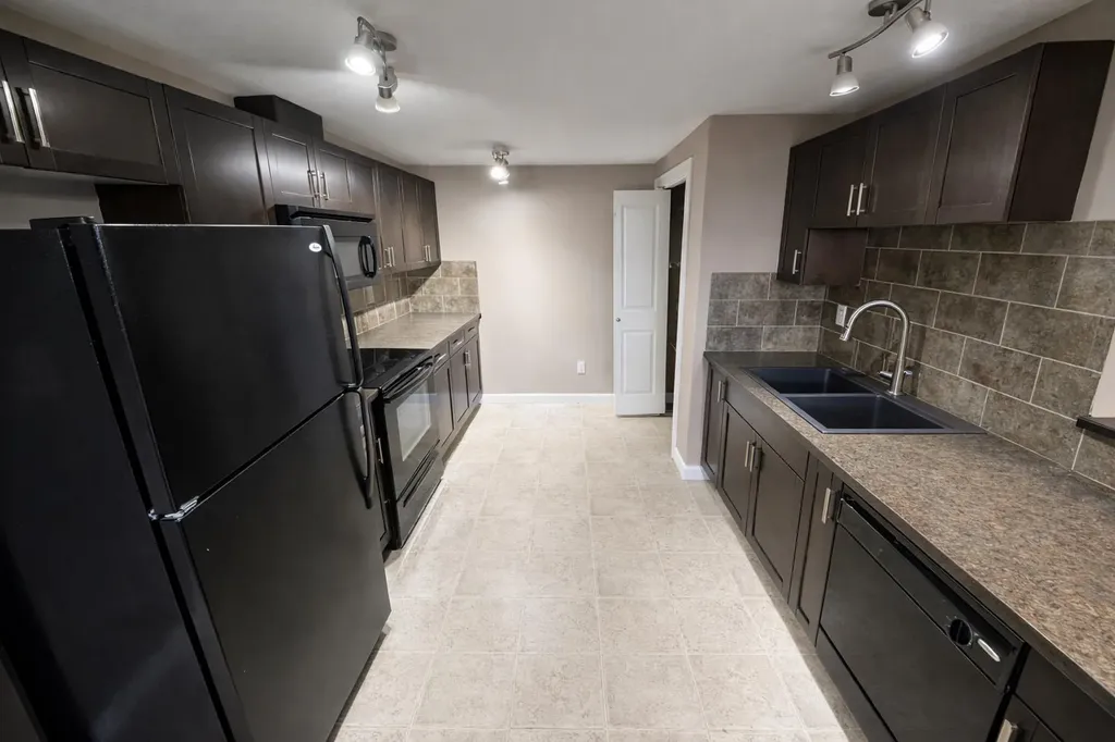 189 Silkstone Road W Lethbridge AB T1J4J9