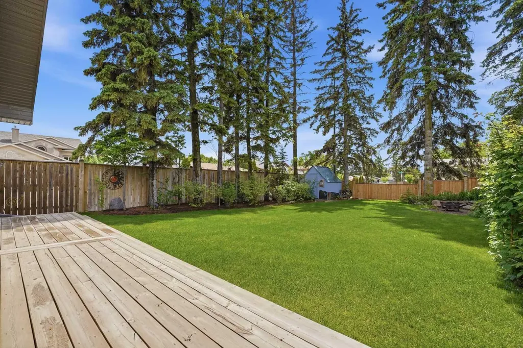 5003 36 Street Sylvan Lake AB T4S 1B2
