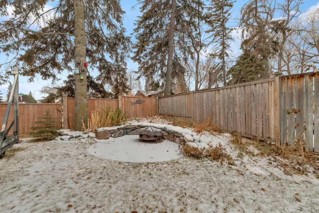 5003 36 Street Sylvan Lake AB T4S 1B2