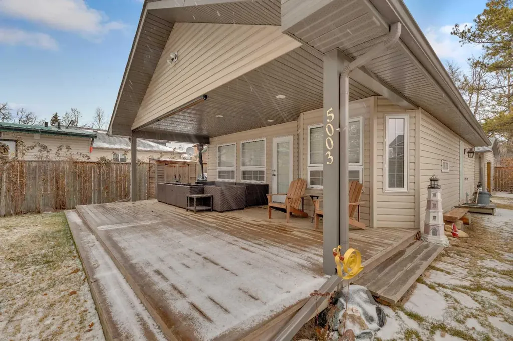 5003 36 Street Sylvan Lake AB T4S 1B2