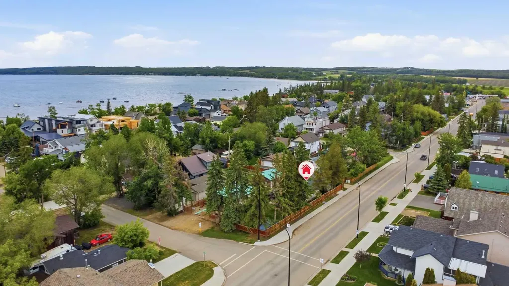 5003 36 Street Sylvan Lake AB T4S 1B2