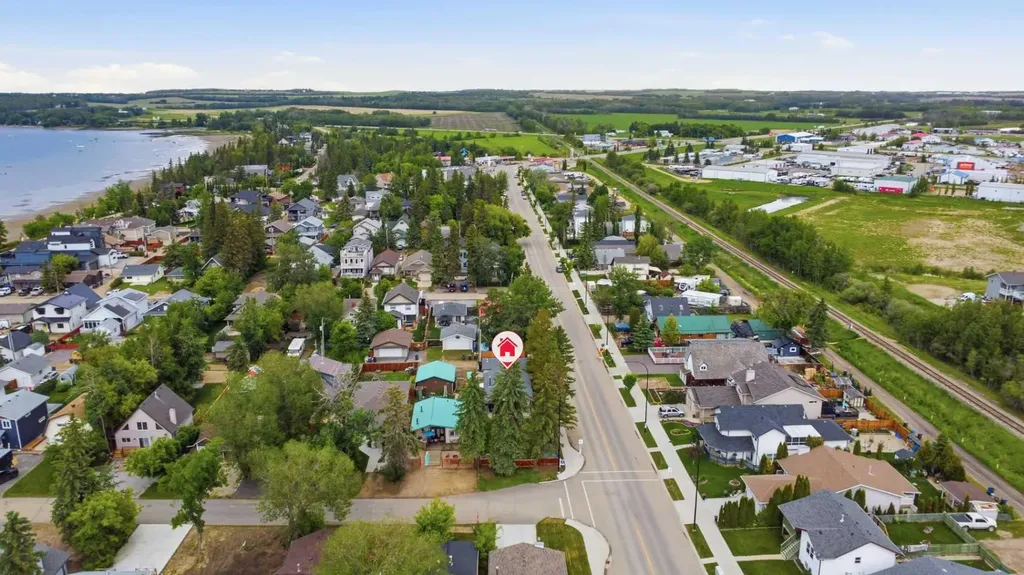 5003 36 Street Sylvan Lake AB T4S 1B2