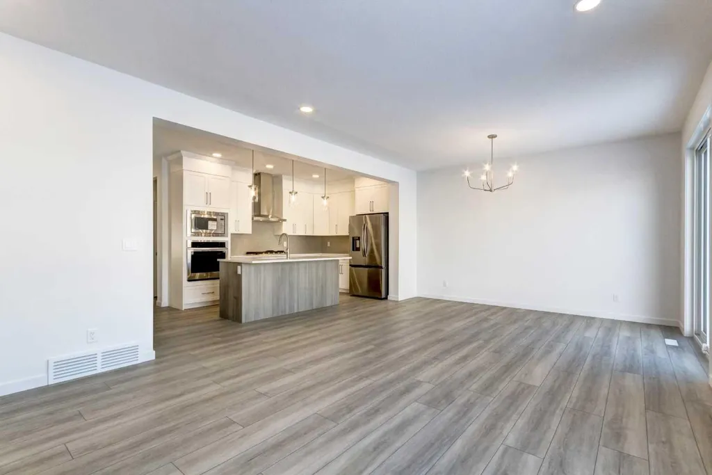 52 Magnolia Green SE Calgary AB T3M 3X8