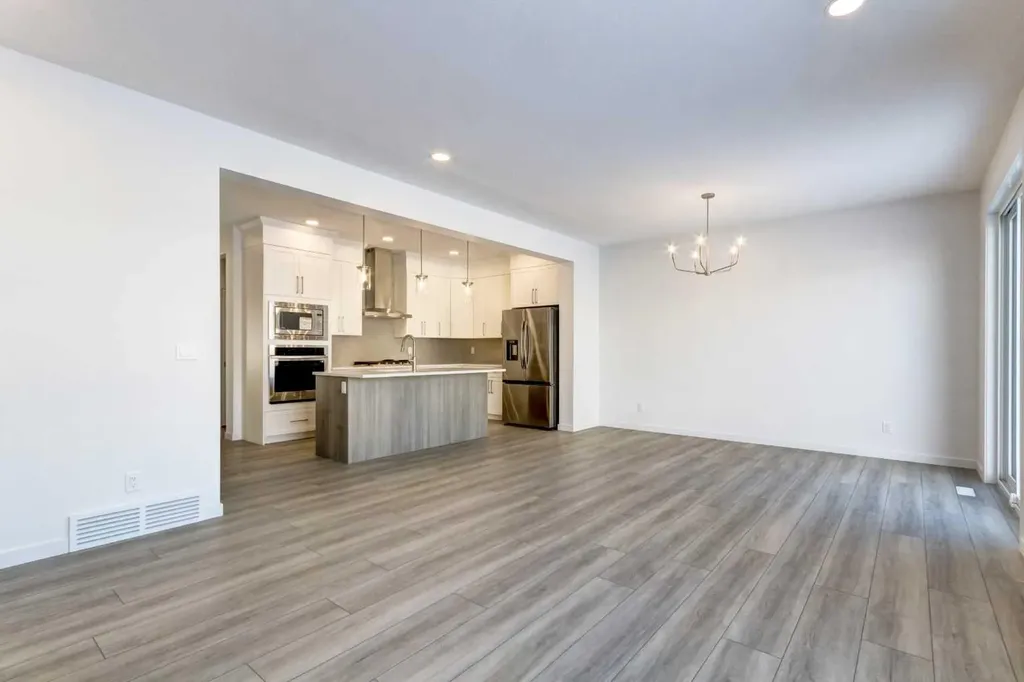 52 Magnolia Green SE Calgary AB T3M 3X8