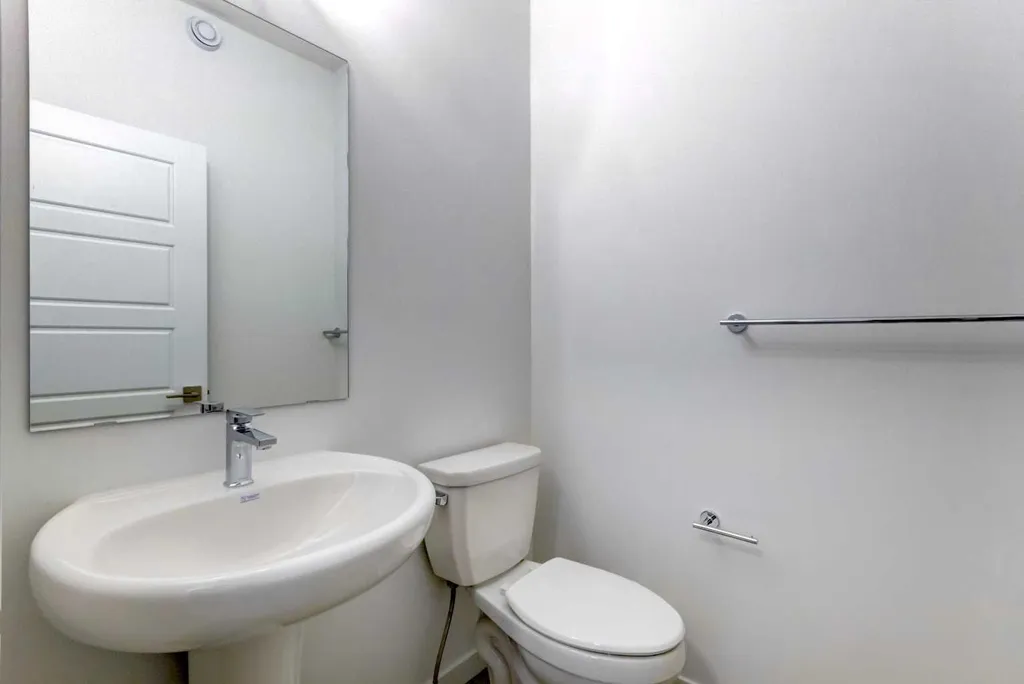 52 Magnolia Green SE Calgary AB T3M 3X8