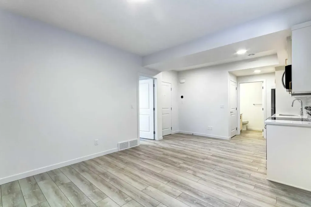 52 Magnolia Green SE Calgary AB T3M 3X8
