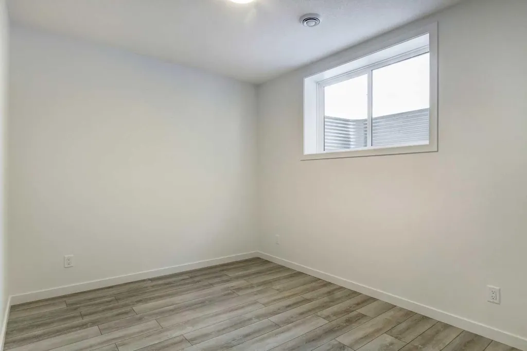 52 Magnolia Green SE Calgary AB T3M 3X8