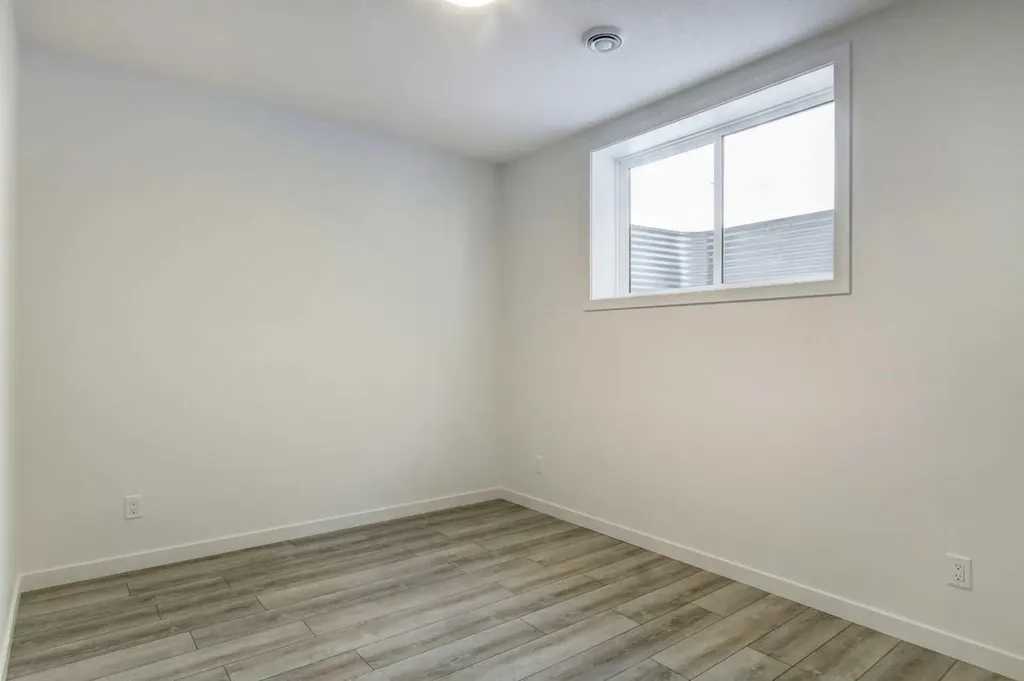 52 Magnolia Green SE Calgary AB T3M 3X8