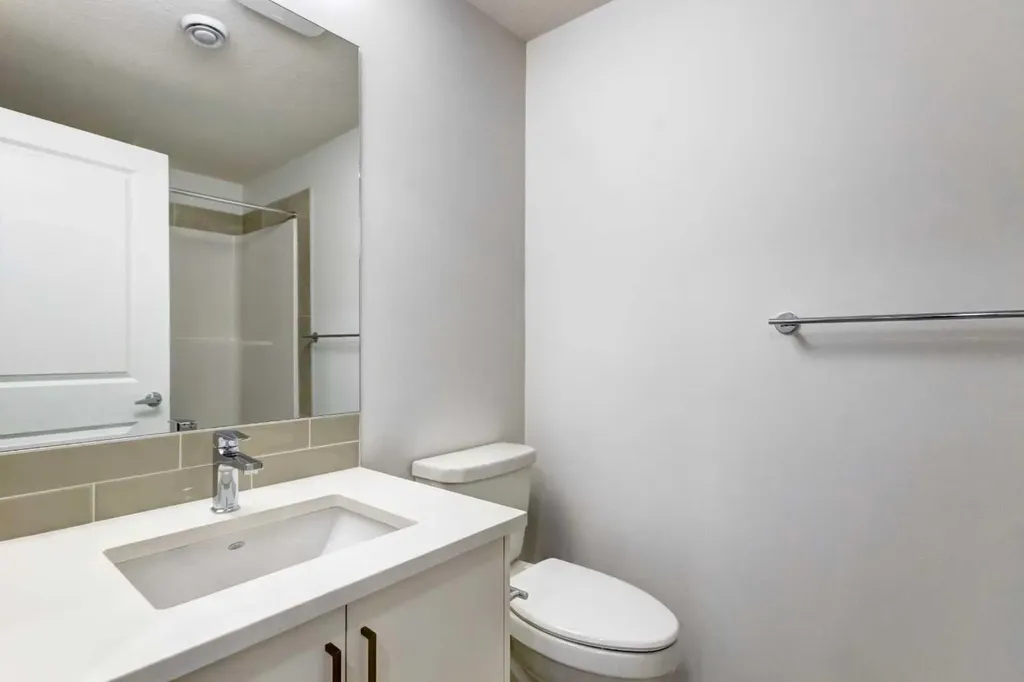 52 Magnolia Green SE Calgary AB T3M 3X8