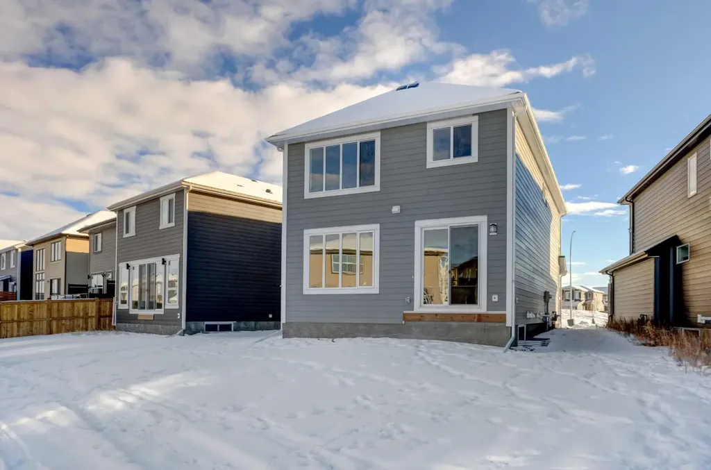 52 Magnolia Green SE Calgary AB T3M 3X8