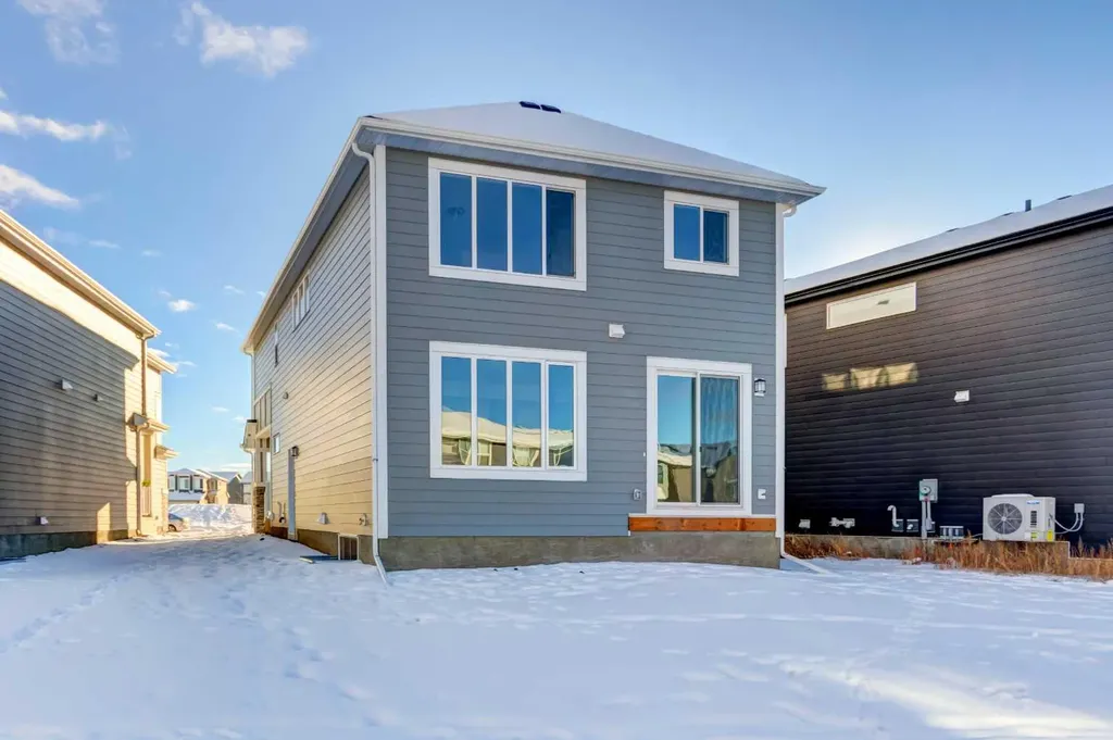 52 Magnolia Green SE Calgary AB T3M 3X8