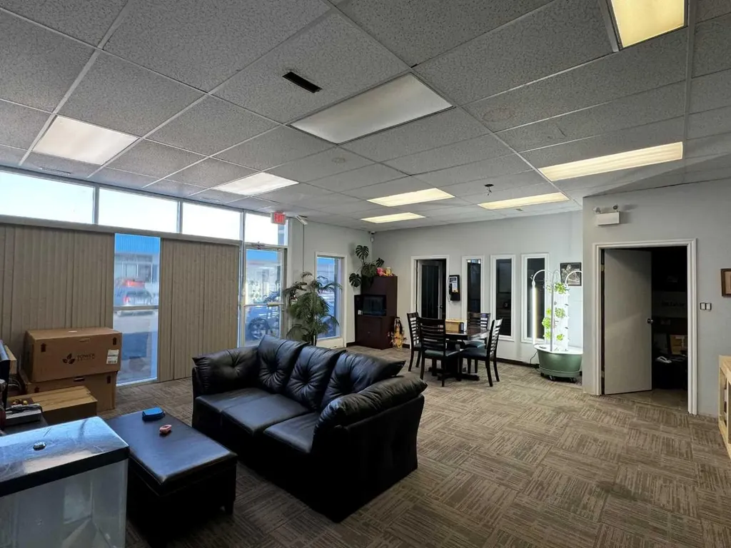 215-219 12b Street N Lethbridge AB T1H 2K8