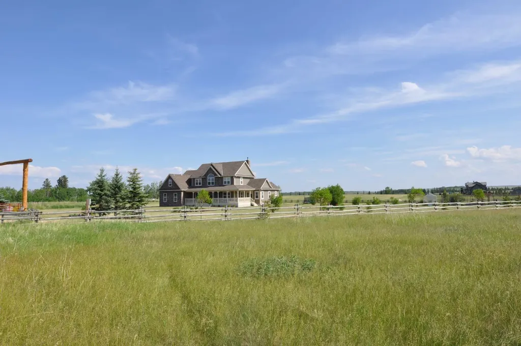 306059 24 Street W Rural Foothills County AB T0L 0X0