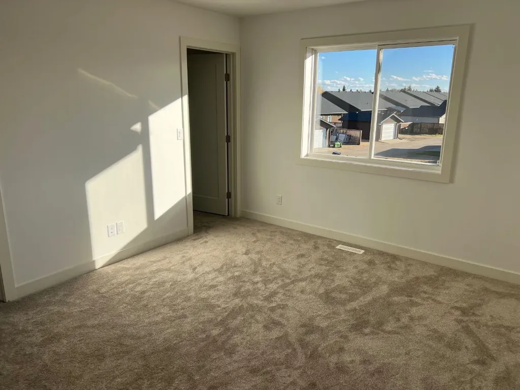 7309A 44b Avenue Camrose AB T4V 5E2