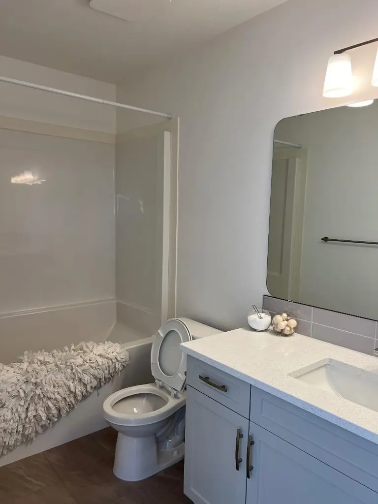 7309A 44b Avenue Camrose AB T4V 5E2