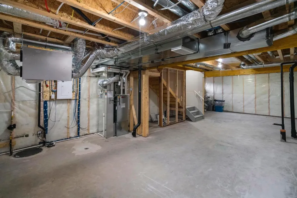 7309A 44b Avenue Camrose AB T4V 5E2