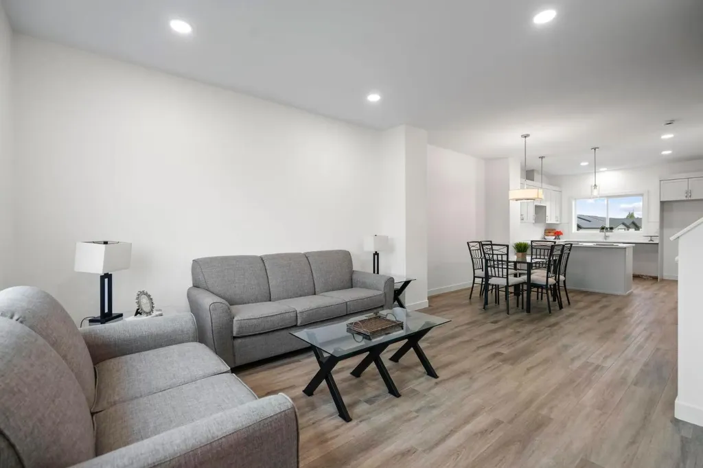 7309A 44b Avenue Camrose AB T4V 5E2