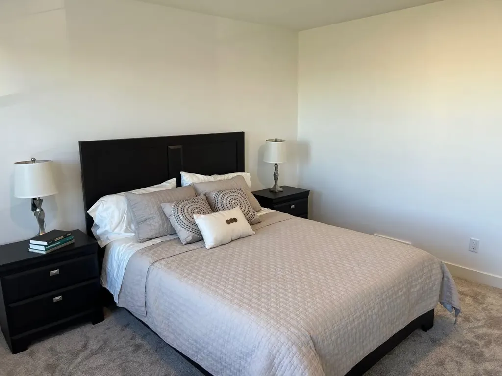 7309A 44b Avenue Camrose AB T4V 5E2