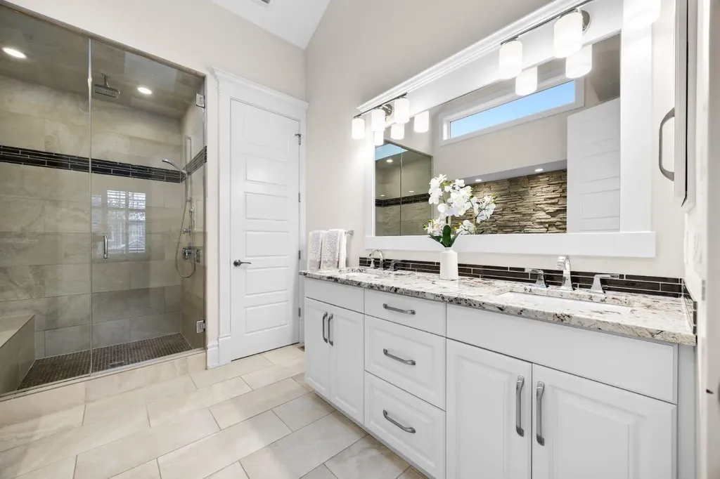 2037 48 Avenue SW Calgary AB T2T 2T6