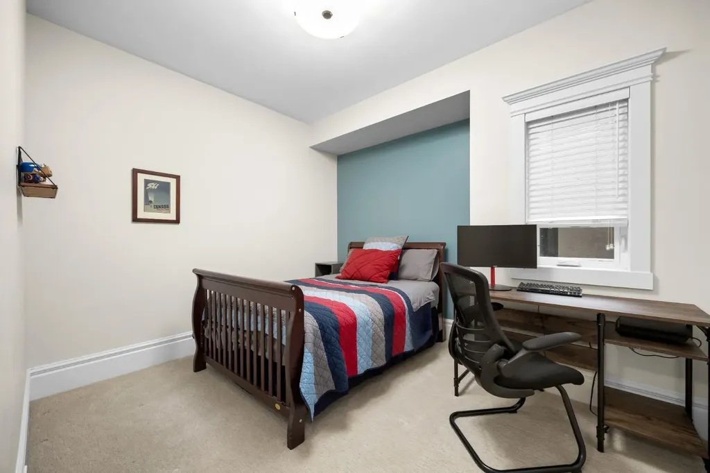 2037 48 Avenue SW Calgary AB T2T 2T6