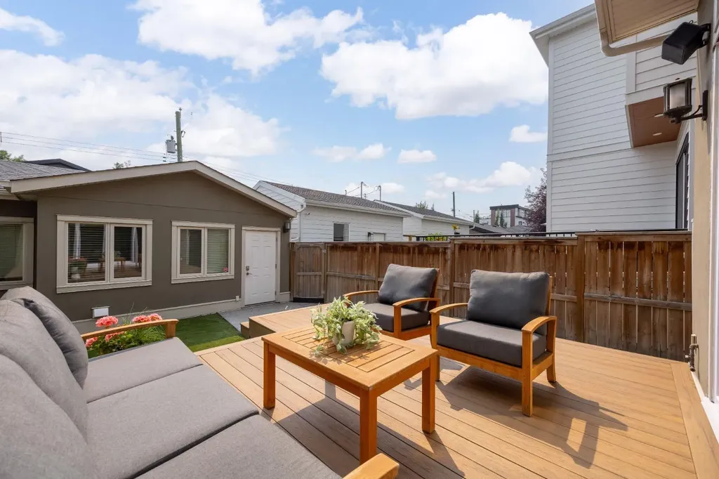 2037 48 Avenue SW Calgary AB T2T 2T6