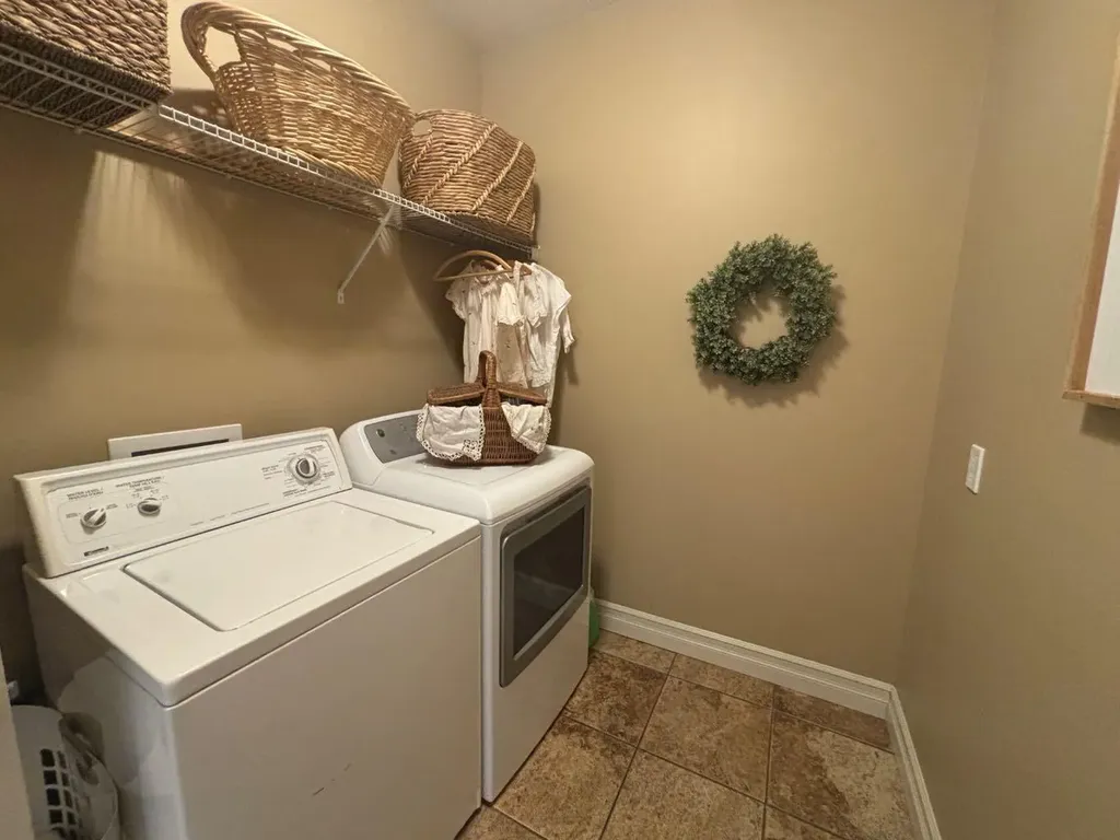 217 6 Avenue Stirling AB T0K 2E0