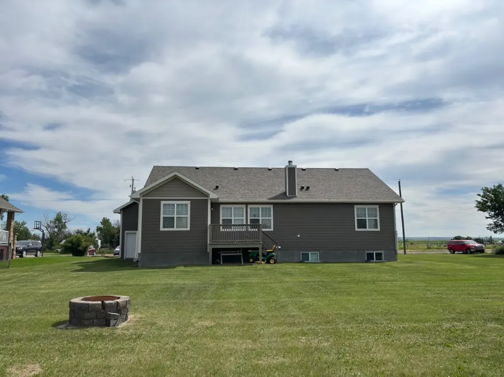 217 6 Avenue Stirling AB T0K 2E0