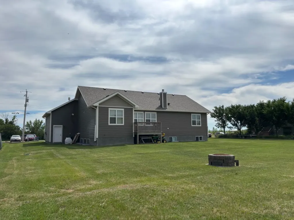 217 6 Avenue Stirling AB T0K 2E0