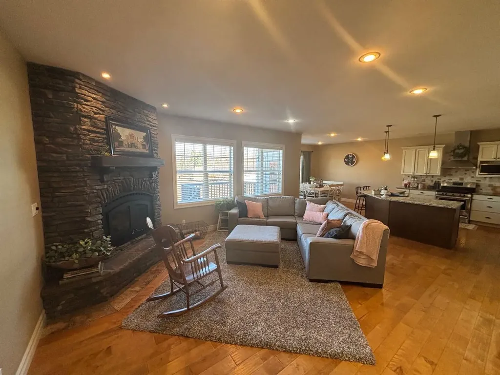 217 6 Avenue Stirling AB T0K 2E0