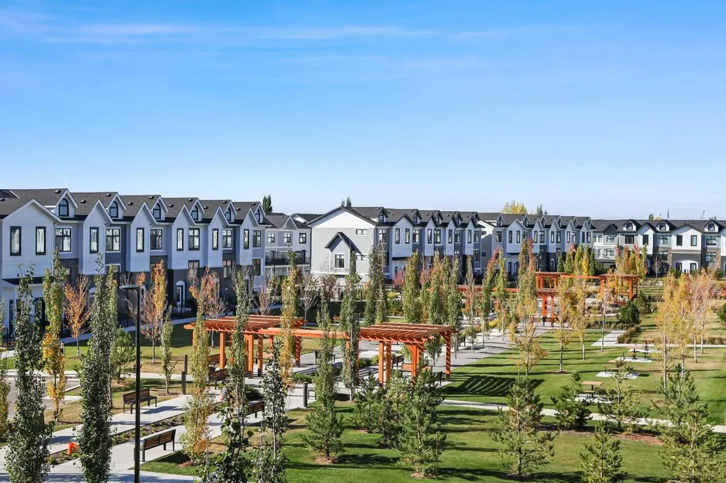 255 Les Jardins Park SE Calgary AB T2C 5W9