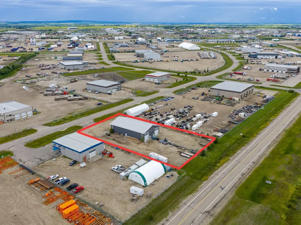 9326 81 Avenue Clairmont AB T8X 0M9