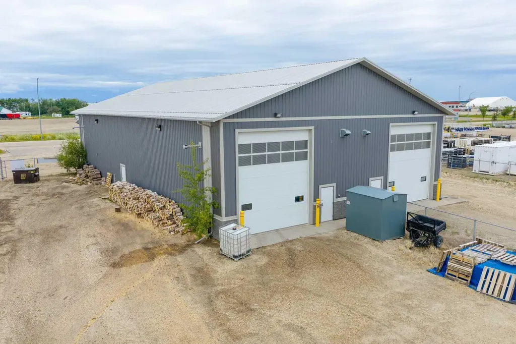 9326 81 Avenue Clairmont AB T8X 0M9