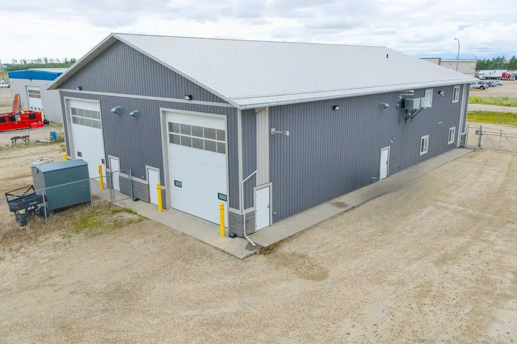 9326 81 Avenue Clairmont AB T8X 0M9
