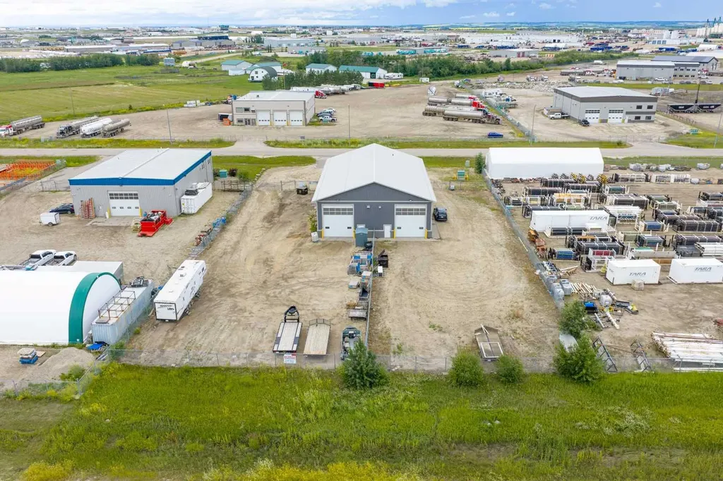 9326 81 Avenue Clairmont AB T8X 0M9