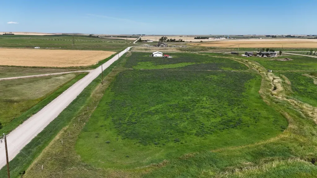 NW Corner (3+/- Acres) 52067 Rr 224 Magrath AB T0K 1J0