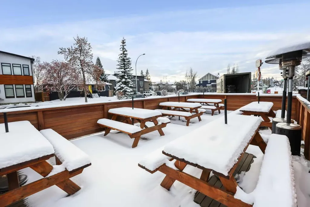 2028-2032-2040 42 Avenue SW Calgary AB T2T 2M7