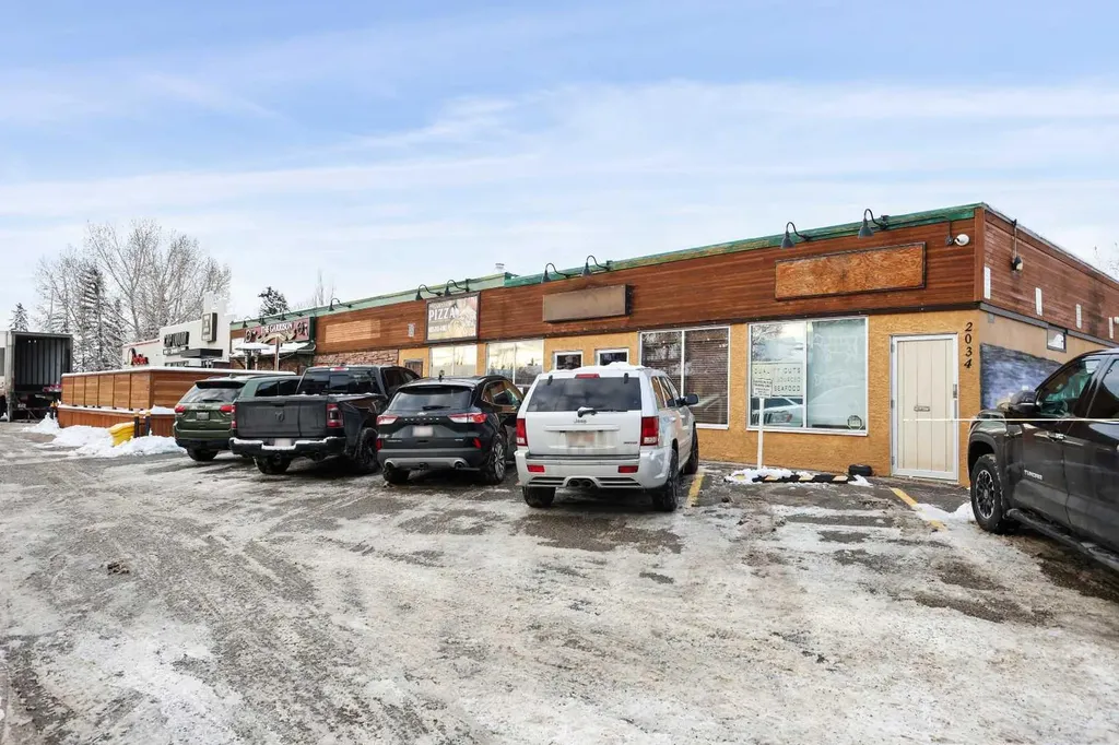 2028-2032-2040 42 Avenue SW Calgary AB T2T 2M7