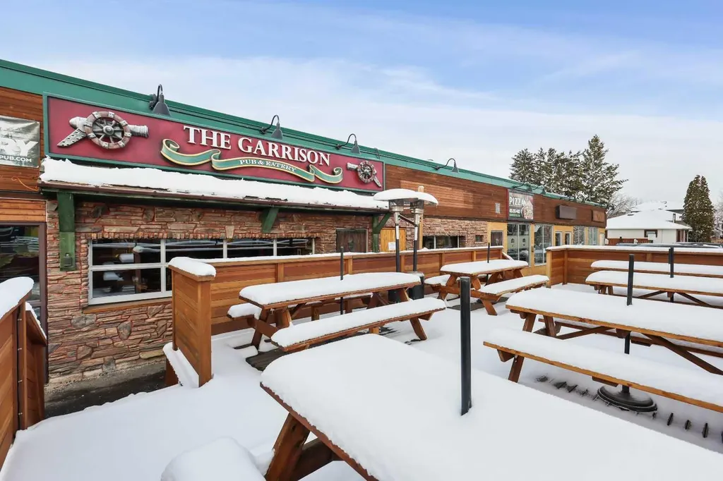 2028-2032-2040 42 Avenue SW Calgary AB T2T 2M7