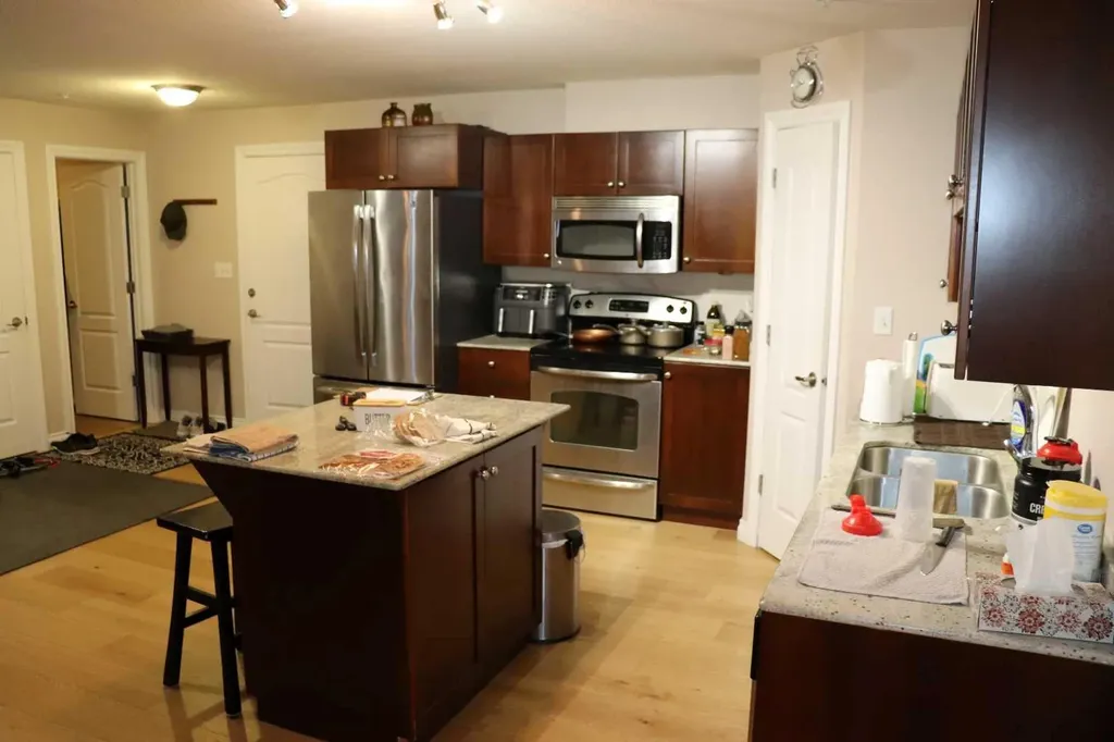 5037 7 Avenue Edson AB T7E 0A8