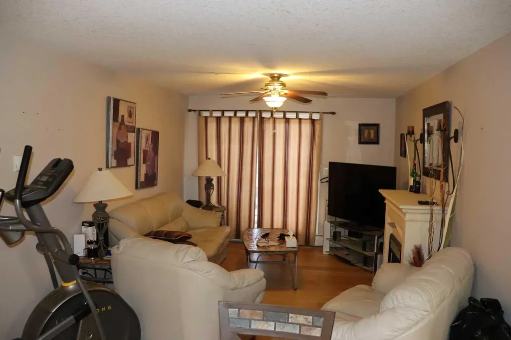 5037 7 Avenue Edson AB T7E 0A8