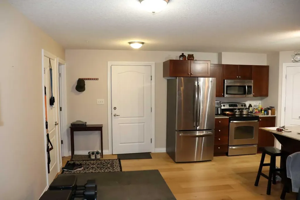 5037 7 Avenue Edson AB T7E 0A8