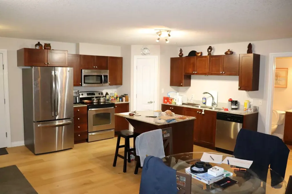 5037 7 Avenue Edson AB T7E 0A8